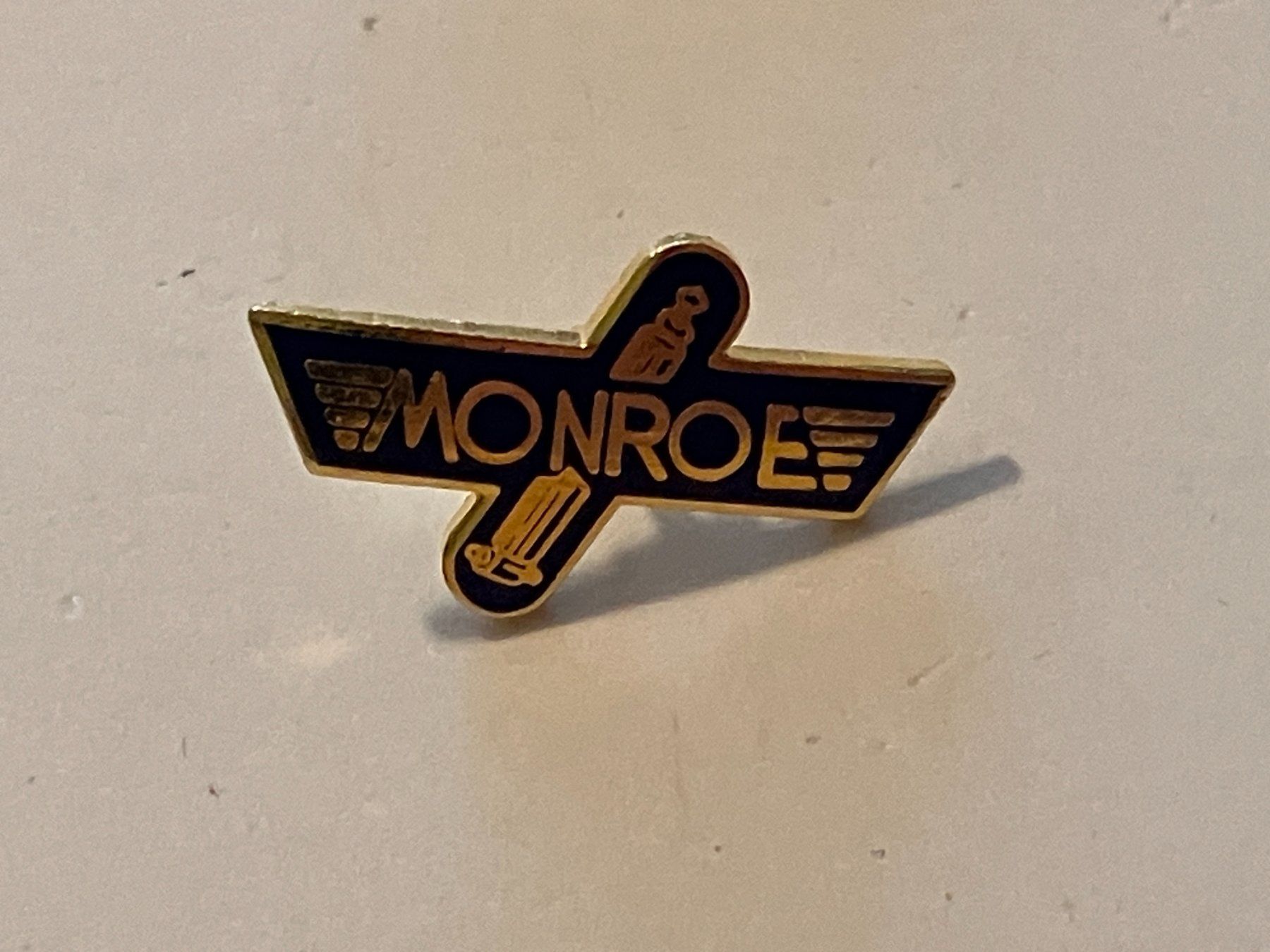 Placchette & Badge: 1 Pin Monroe – Usato da Basel venduto da djwwpp