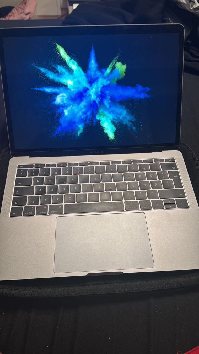 Apple Portables: Apple MacBook Pro 13", 256GB, 8GB, Intel Core i5 – D'occasion à Niederweningen par jey_7ky5 1