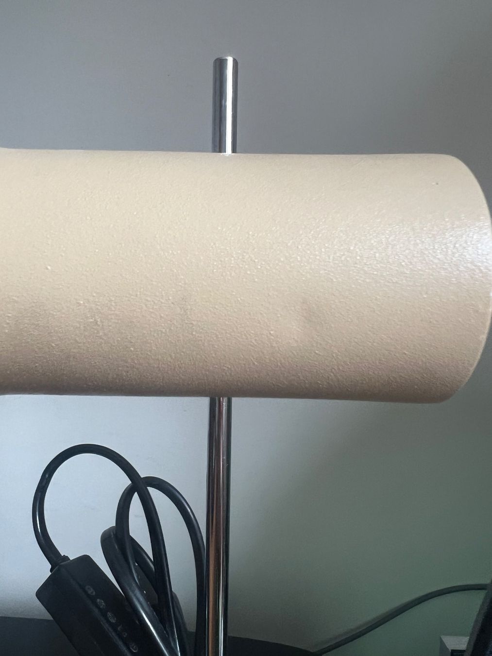 Lampade: Tischlampe Spot Beige – Usato da Jona venduto da Sariksa 6