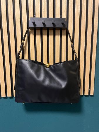 Furla Sfera Schultertasche schwarz neuwertig Leder