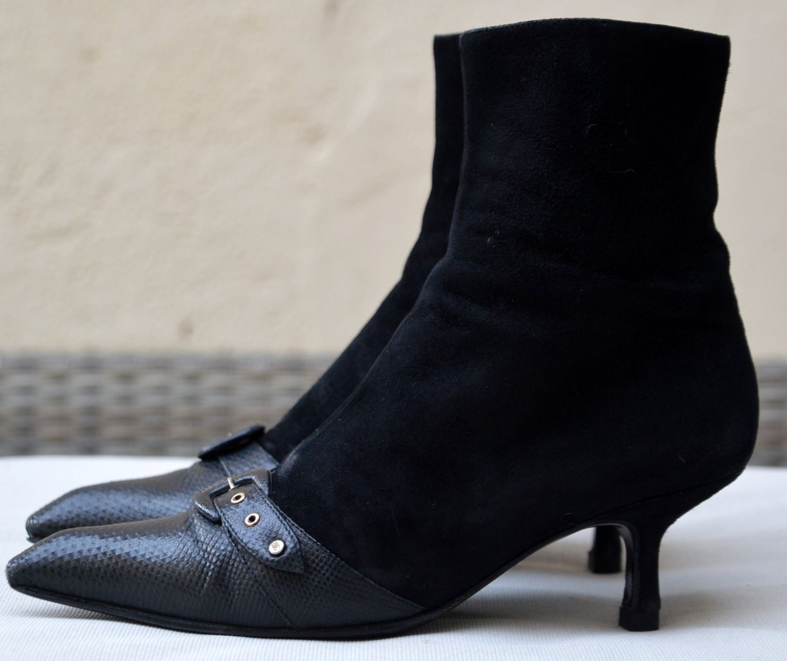 Chanel Scarpe da donna: Chanel Stiefeletten / Bottines .37 – Usato da Collonges venduto da Auganien 5
