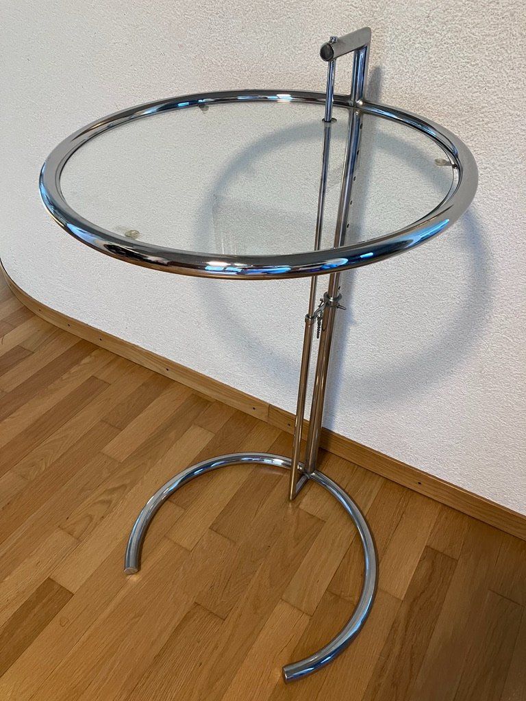 Tavoli: E 1027 Adjustable Table – Eileen Gray -Beistelltisch Replika – Usato da Fislisbach venduto da Promo 8