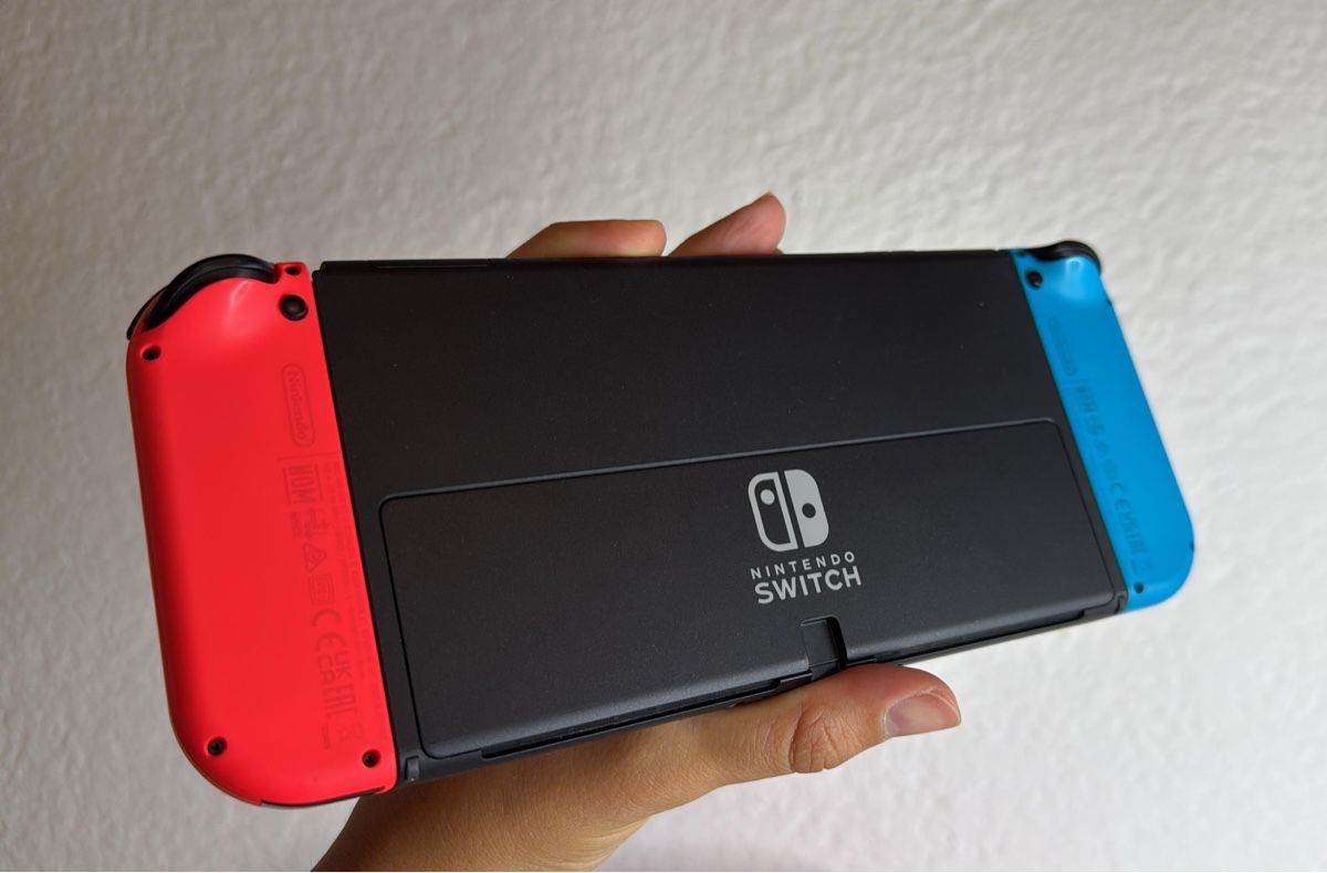 Nintendo Konsolen: Nintendo Switch OLED Bundle - Perfect for Summer Gaming! 🎮 – Gebraucht aus Ehrendingen von bubulence 3