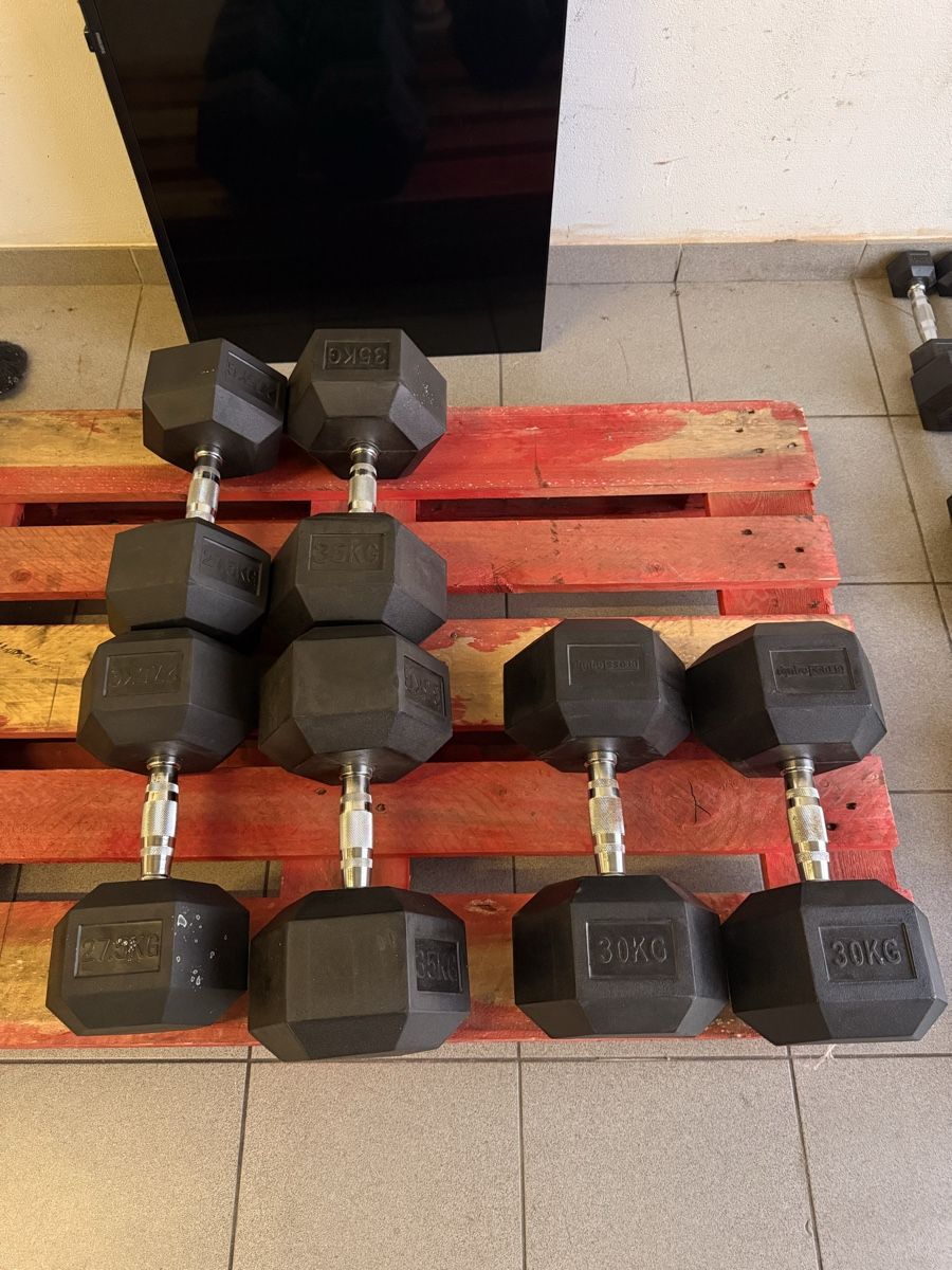 Manubri & Pesi: Hantelset (Dumbbells) + Ablage – Usato da Oberbuchsiten venduto da DoppioEspresso 2