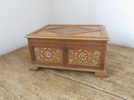 Alte Holzschatulle / Schmuck-Schatulle, Vintage Deko