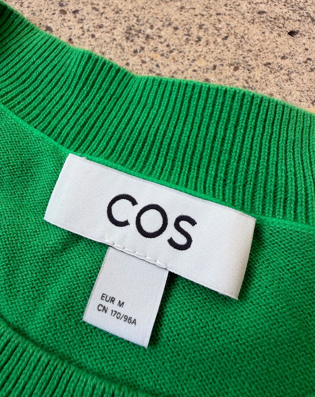 Cos Pulls & Sweat-shirts: COS Kurzarmpullover 💚 – D'occasion à zürich par vintage12 8