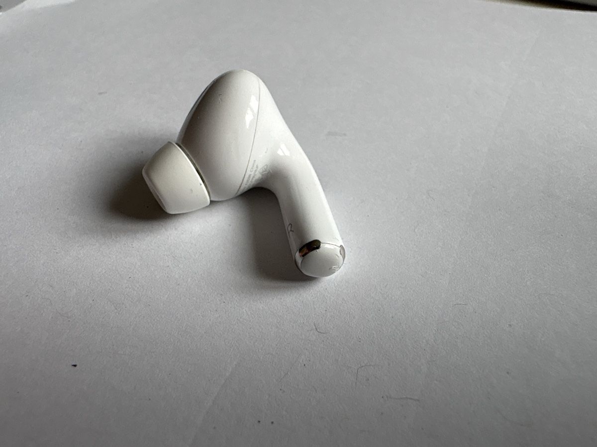 Apple Cuffie: AirPod pro 2nd generation - defekt  – Usato da Pfäffikon SZ venduto da mat_y9ng 2