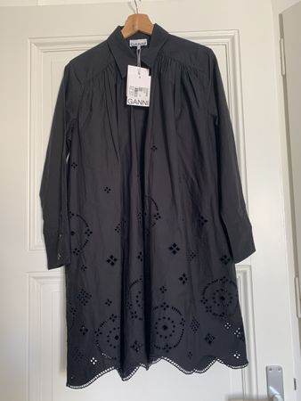 Robe chemise noire en coton bio Ganni