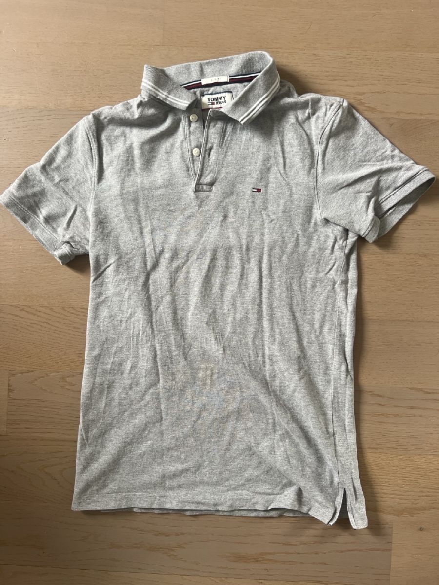 Tommy Hilfiger Magliette Polo: Polo Tommy Jeans gris taille S – Usato da Morges venduto da lui_knr8