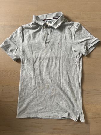 Polo Tommy Jeans gris taille S