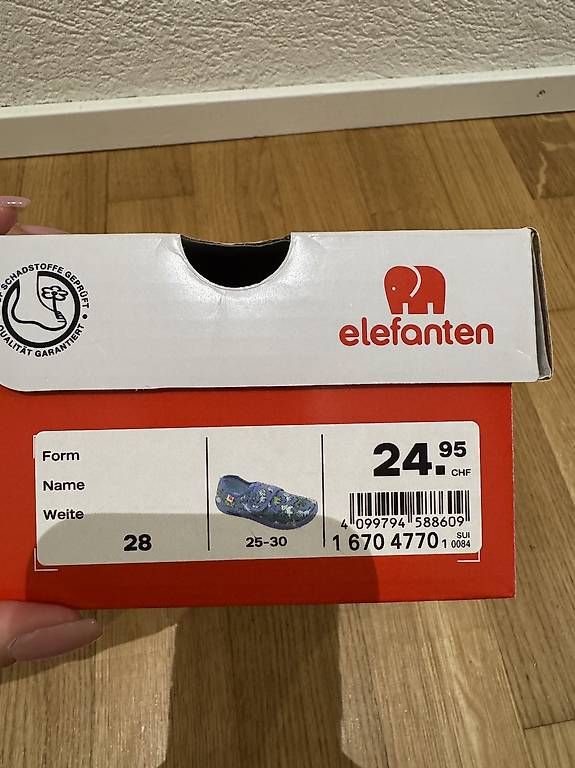 Scarpe per ragazzi: Ungetragene Elefanten Hausschuhe – Nuovo e nell'imballaggio originale da Gränichen venduto da Lady-Chantelle 1