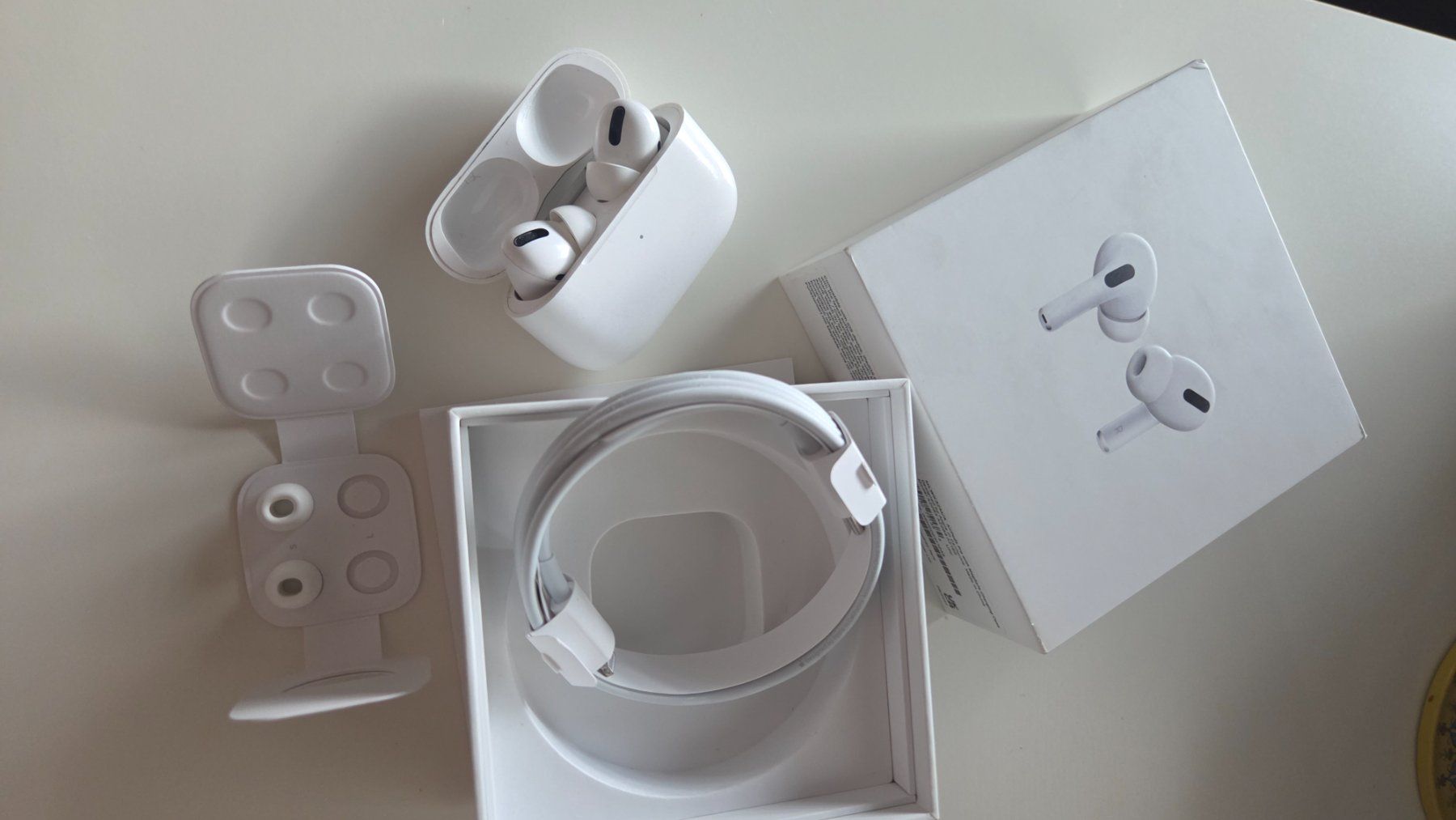 Apple Cuffie: Airpods Pro 1 mit MagSafe Ladecase – Usato da Zürich venduto da IreneS85