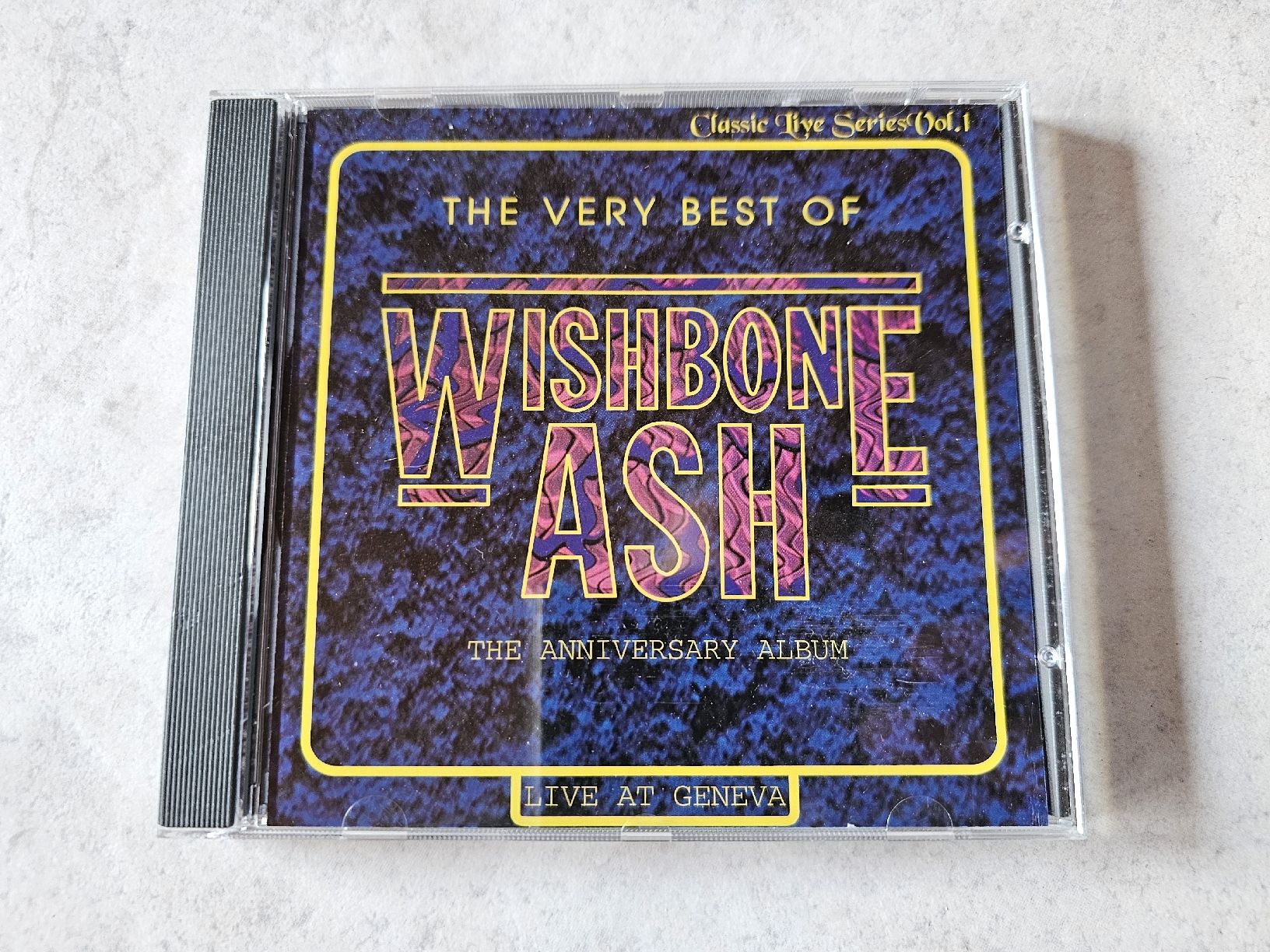 CDs: Wishbone Ash  -  LIVE At Geneva – Gebraucht aus Schneisingen von backstore24