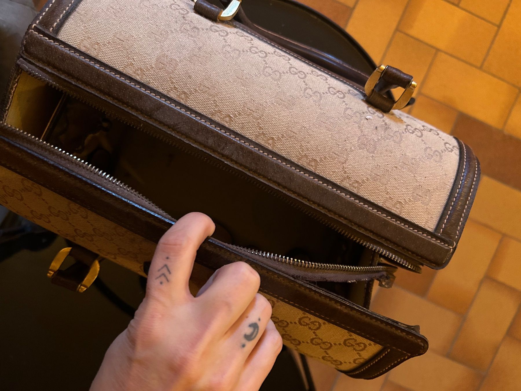 Gucci Borse: Sac vintage Gucci beauty case – Usato da Vevey venduto da Sophiebrdo 7