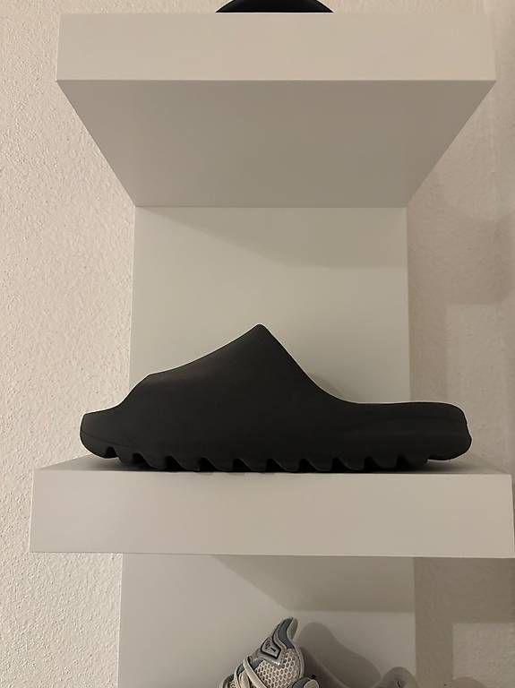 Adidas Scarpe da uomo: Yeezy Slides – Usato da Hirzel venduto da leandro_.