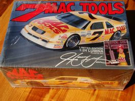 Monogram HG1241993 Chevrolet Lumina NASCAR Mac Tools #7 1:24