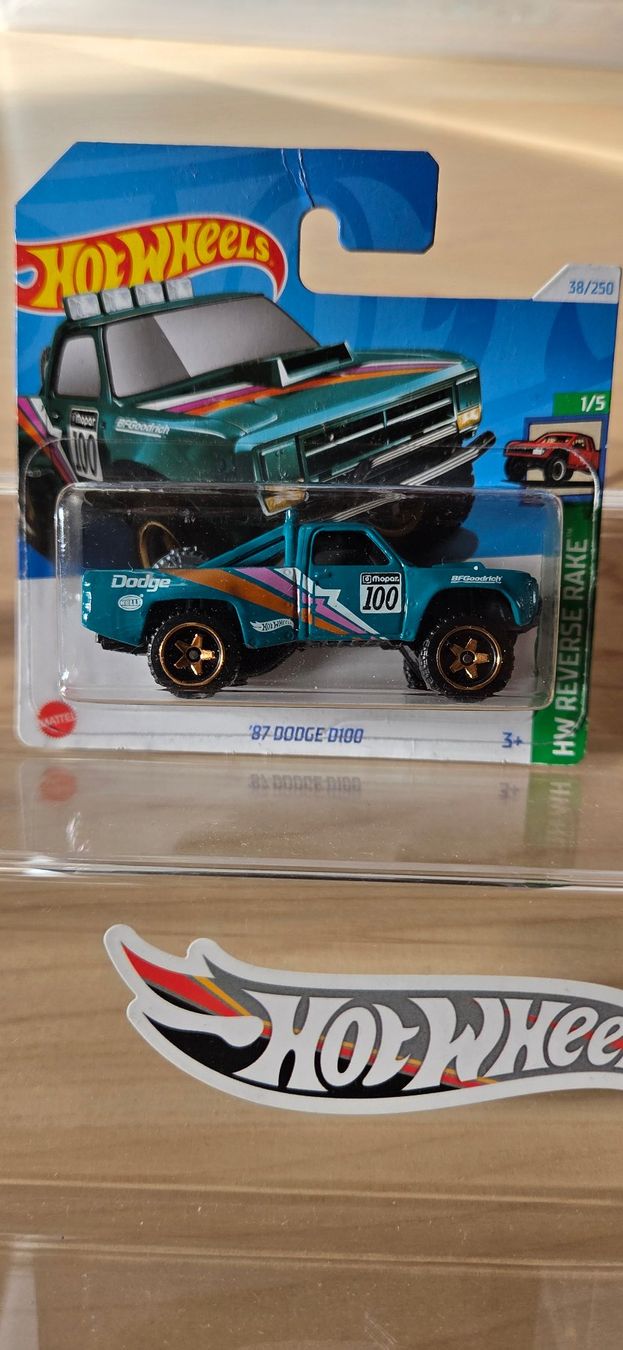 Hot Wheels Modellini d'auto: Hot Wheels `87 Dodge D100 – Nuovo e nell'imballaggio originale da Wegenstetten venduto da scugnizzo01