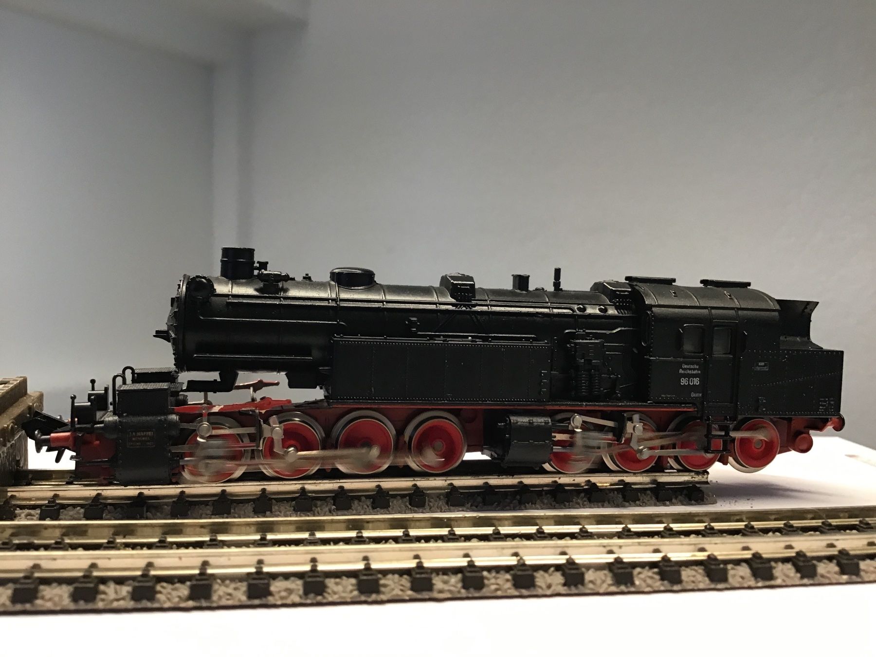 Arnold Modellini di ferrovie: Arnold n Dampflok BR 80 016, – Usato da Männedorf venduto da Spezial-Modelle