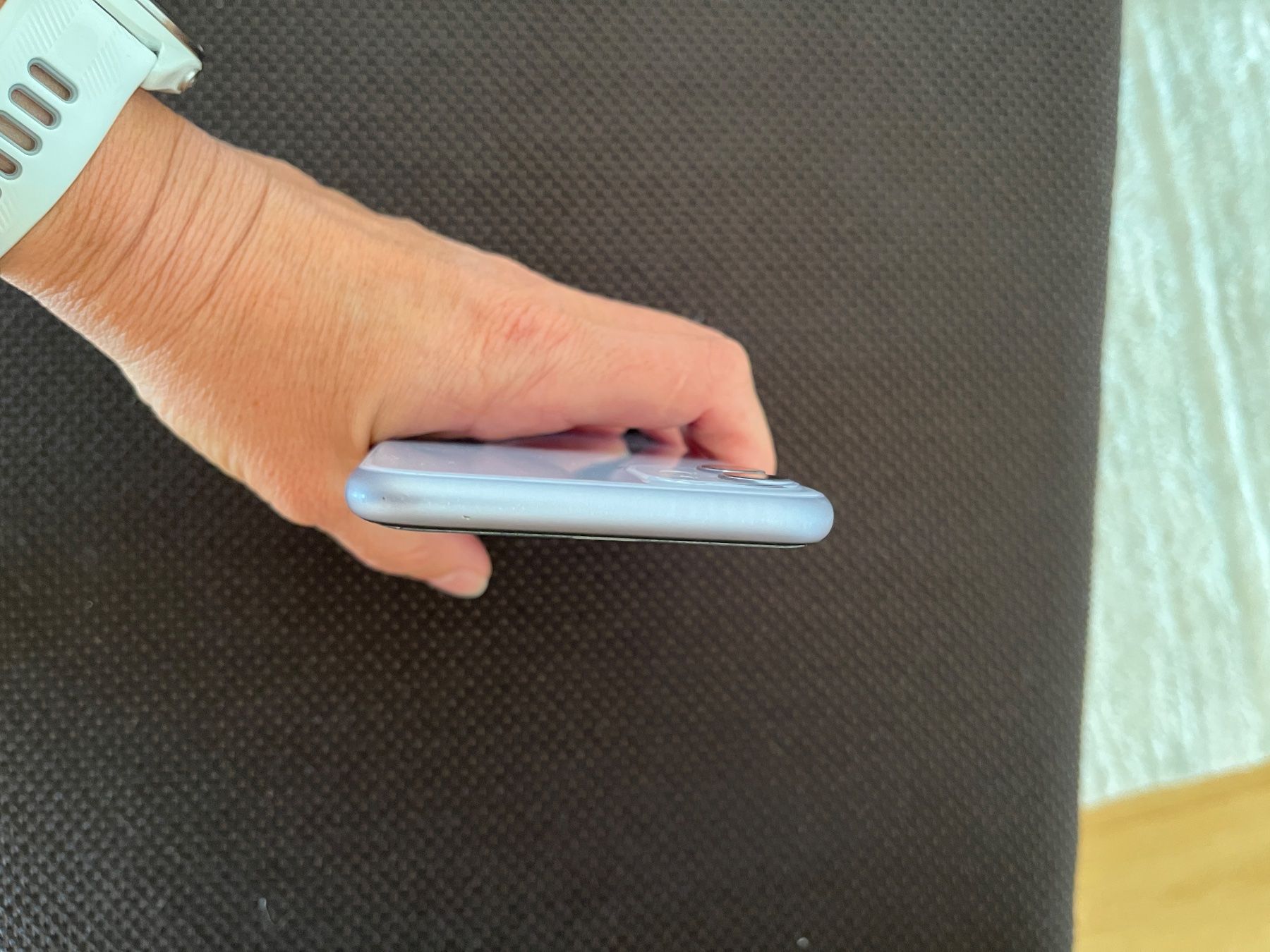 Apple Telefoni cellulari / Smartphones: Apple iPhone 11 violett 64 gb – Usato da Oberuzwil venduto da mirjam_chia 6