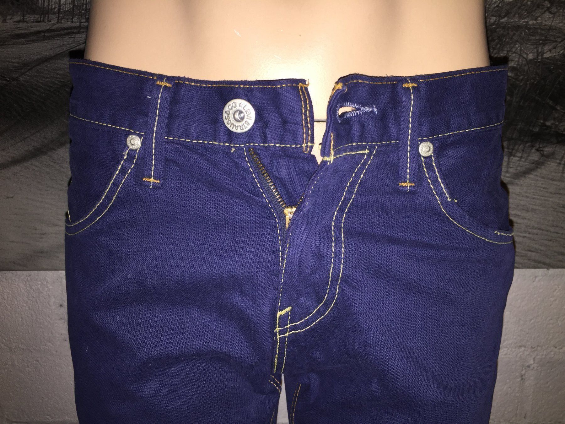 Levi's Jeans: LEVI'S 504 Short en jeans taille / Grosse 29x32 – Usato da Cossonay-ville venduto da Super-Price-Quality 1