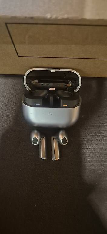Cuffie: Samsung galaxy buds 3 – Usato da Les Brenets venduto da ewb_7p9v