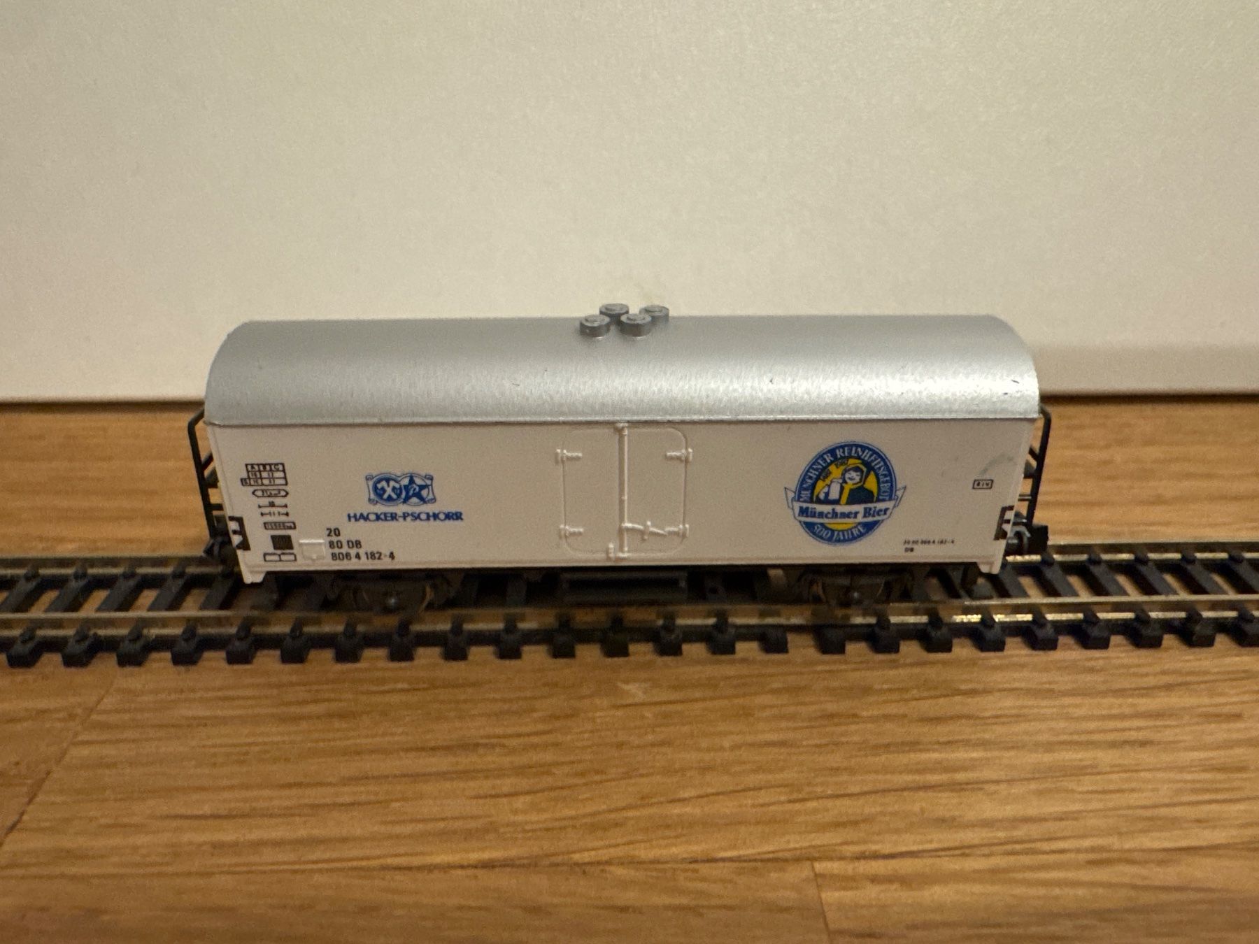 Rivarossi Modellini di ferrovie: Rivarossi Kühlwagen "Münchner Bier" – Usato da Schlierbach venduto da Look8