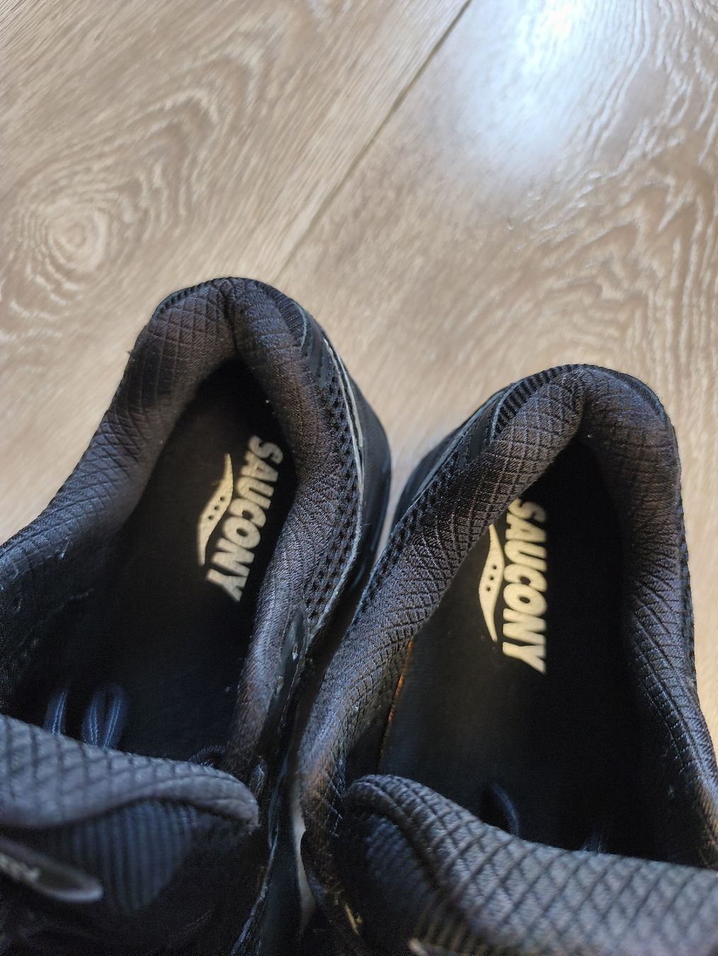 Chaussures hommes: Saucony Guide 7 basket noirs taille 42 – D'occasion à Orbe par don_ym8h 5