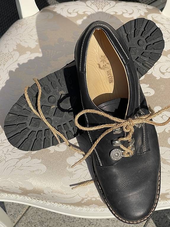 Scarpe da donna: Trachten- und Wander Schuh – Usato da Spiez venduto da 7Sevenup