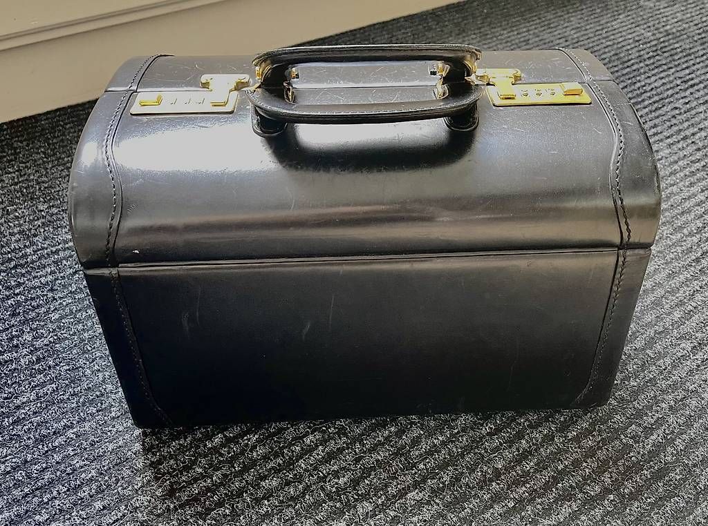 Altro in Aeronautica: Antiker Leder Handkoffer – Usato da Aeschi SO venduto da sim_sp26 4
