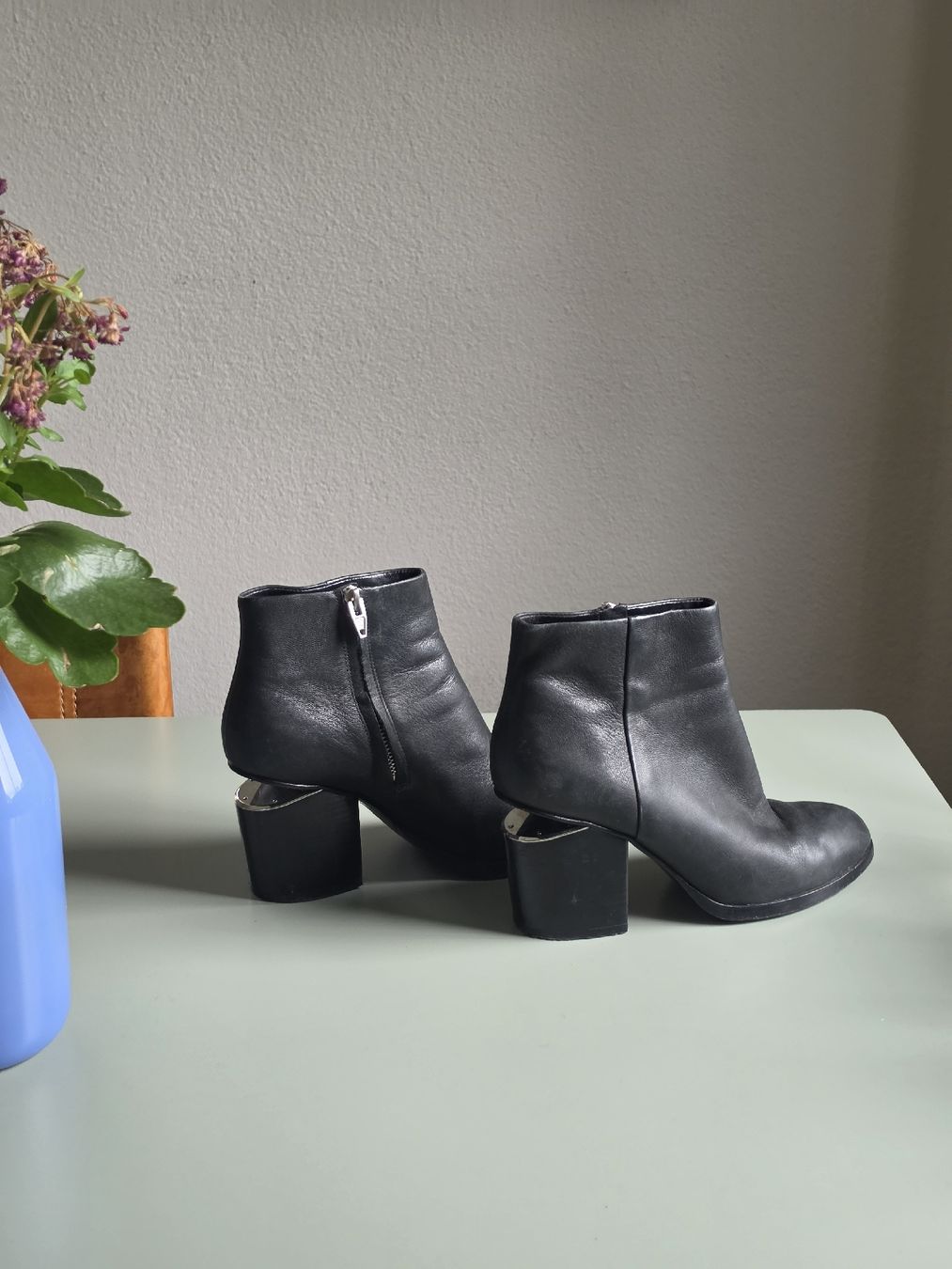 Alexander Wang Damenschuhe: ALEXANDER WANG Schwarze Leder Stiefeletten GR. 37.5 – Gebraucht aus Zürich von connem