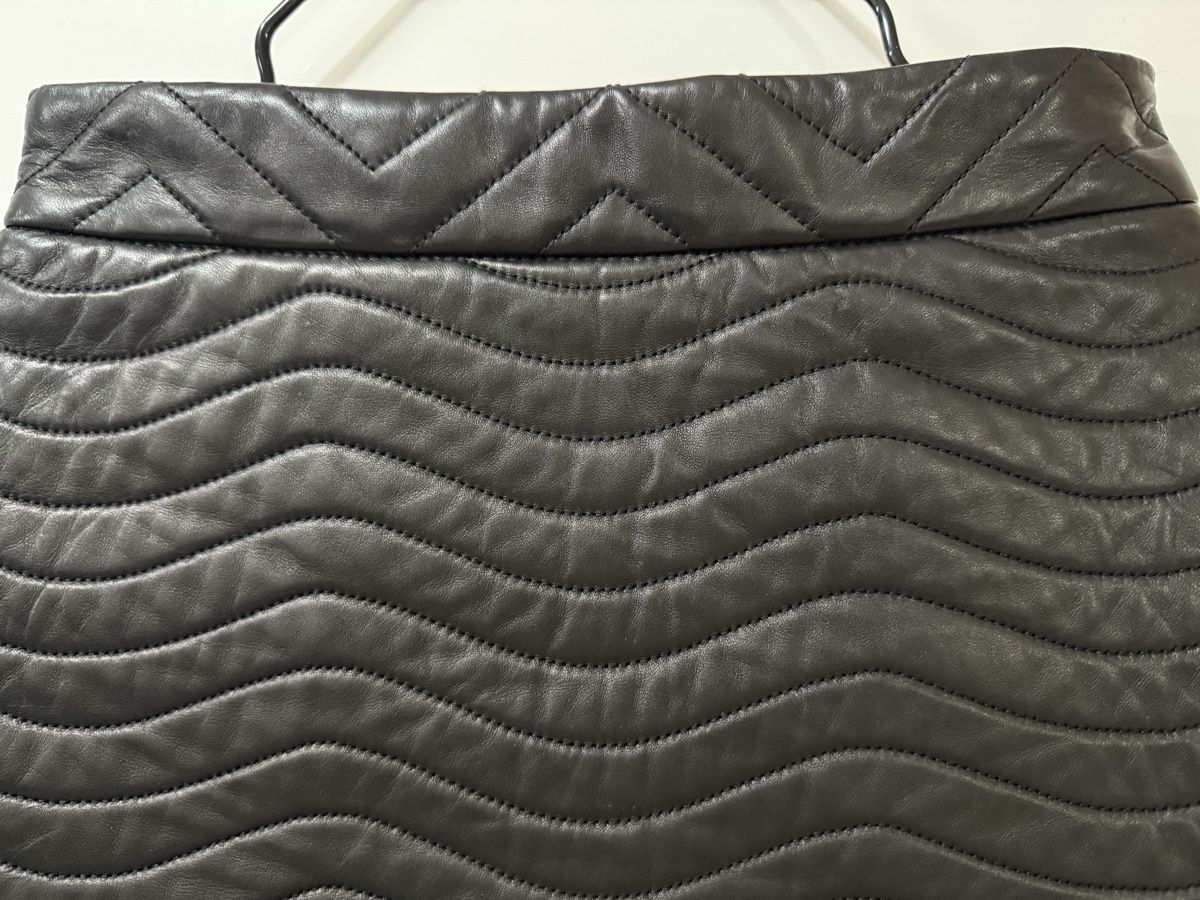 Gucci Gonne: Gucci Lederrock Gr. 36 schwarz gesteppt – Usato da Freidorf TG venduto da Iris1970 2
