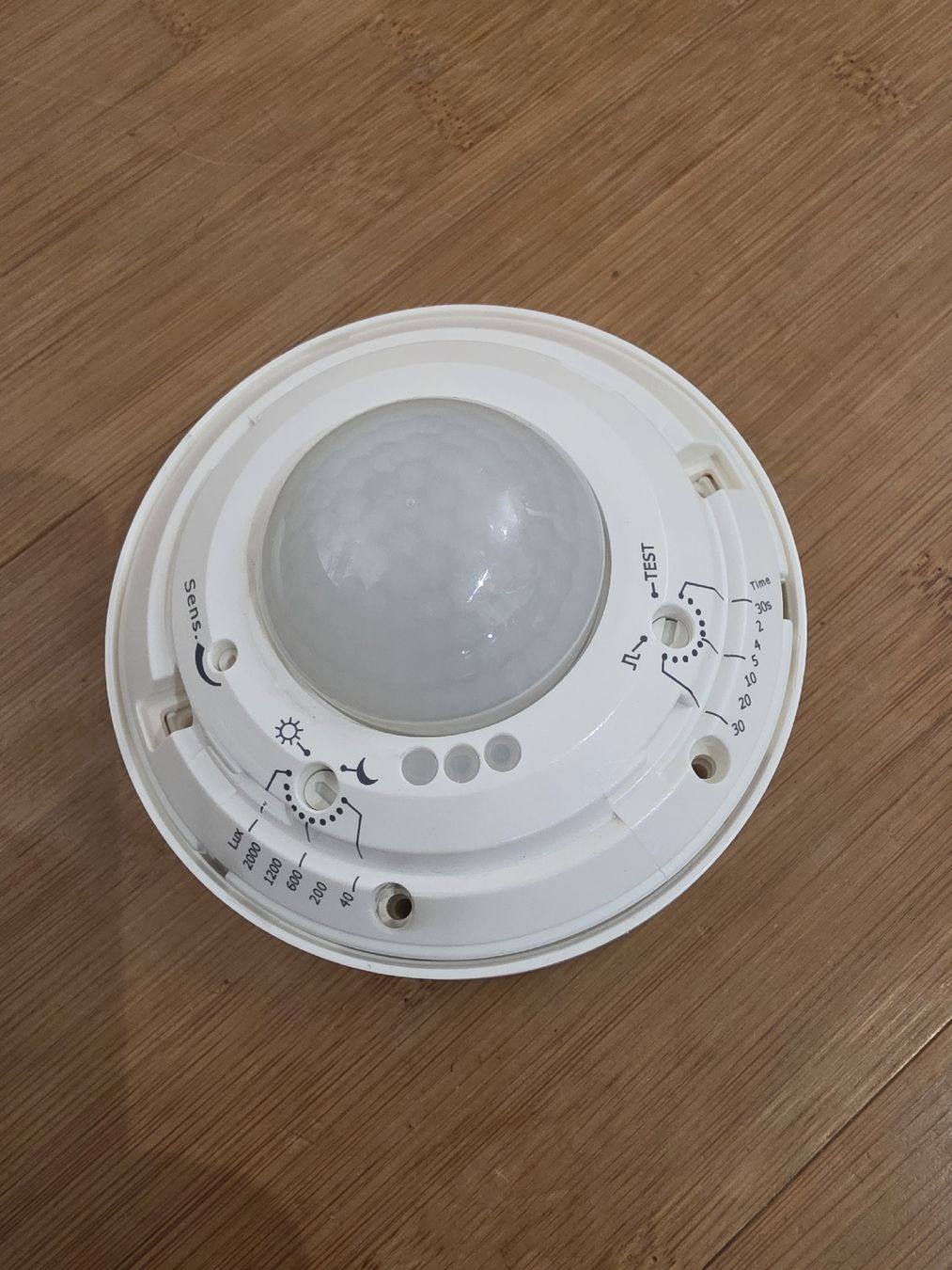 Elektronikbauteile: AP Bewegungsmelder – Gebraucht aus Stäfa von Hummeli2000 1