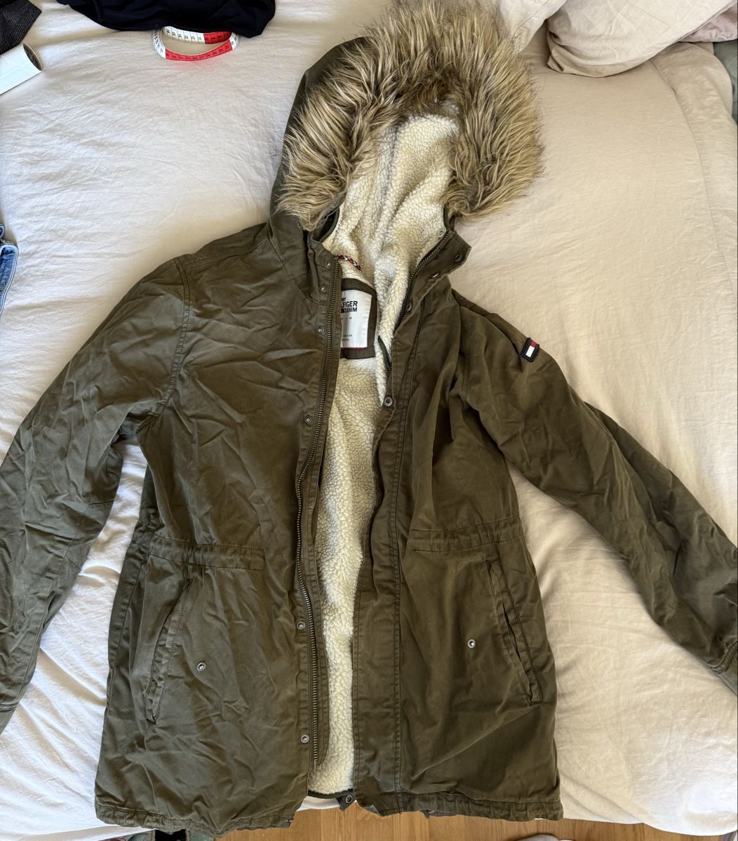 Tommy Hilfiger Cappotti: Winter Coat Tommy Hilfiger Large – Usato da Zürich venduto da car_v988
