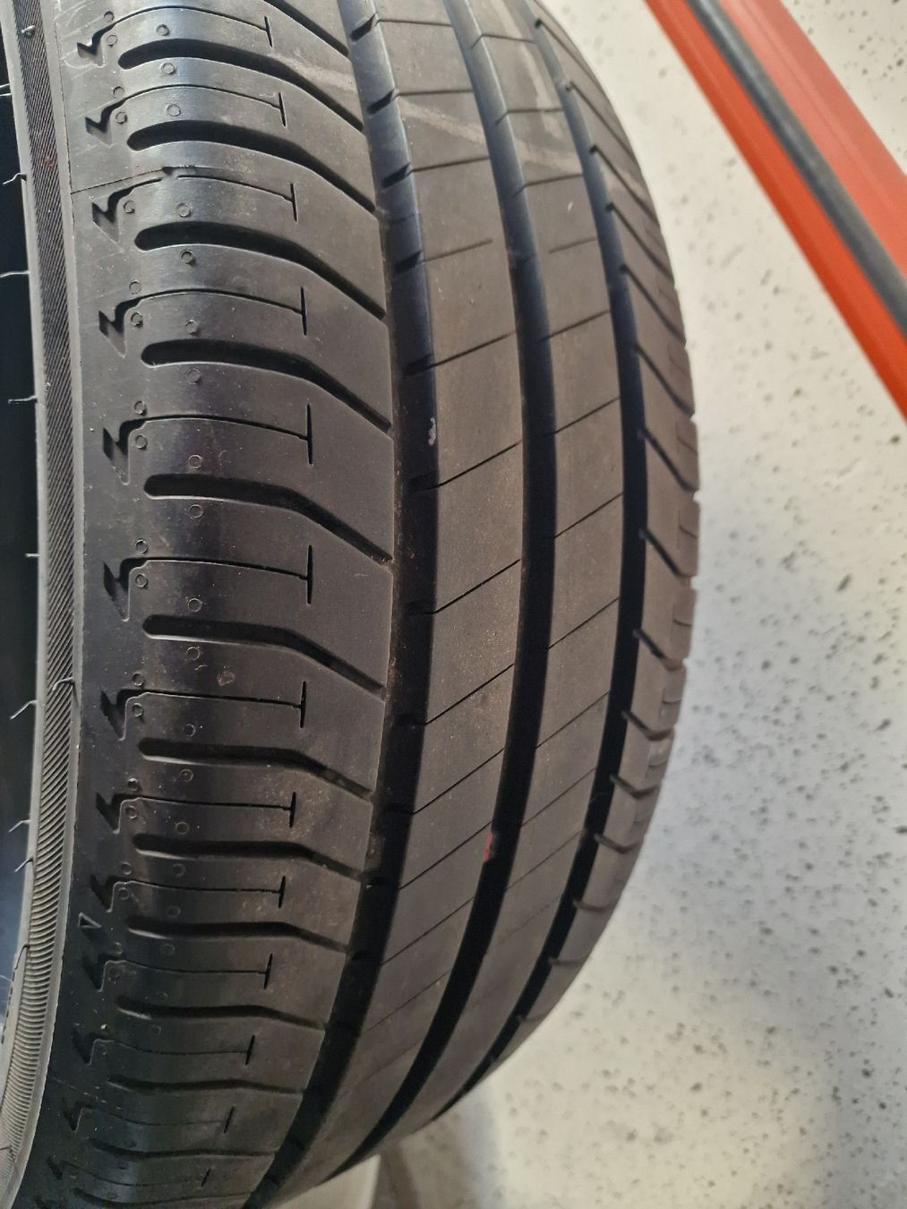Pneumatici & Ruote complete: Bringstone 205/45/R17 – Nuovo (secondo la descrizione) da Moosleerau venduto da babynaz 4