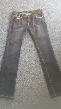 Jeans Grösse 42 (elastisch)