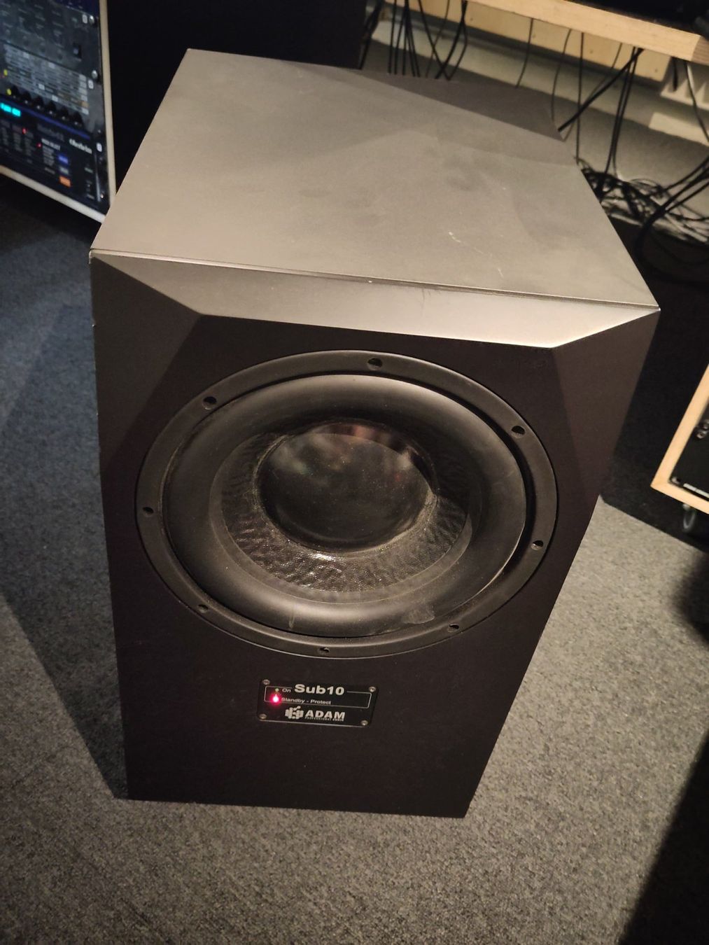 Adam Audio Lautsprecher: Subwoofer Adam Audio Sub 10 MK2 – Gebraucht aus Zürich von Roessler0 5