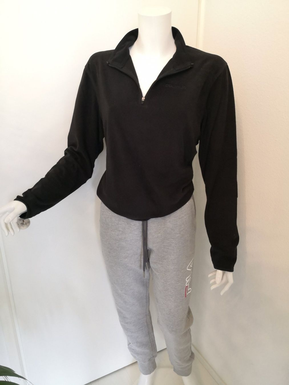 Maglioni & Felpe: 🤩CELSIUS SPORT PULLOVER SCHWARZ – Usato da Olten venduto da Naja-Twins-Twins