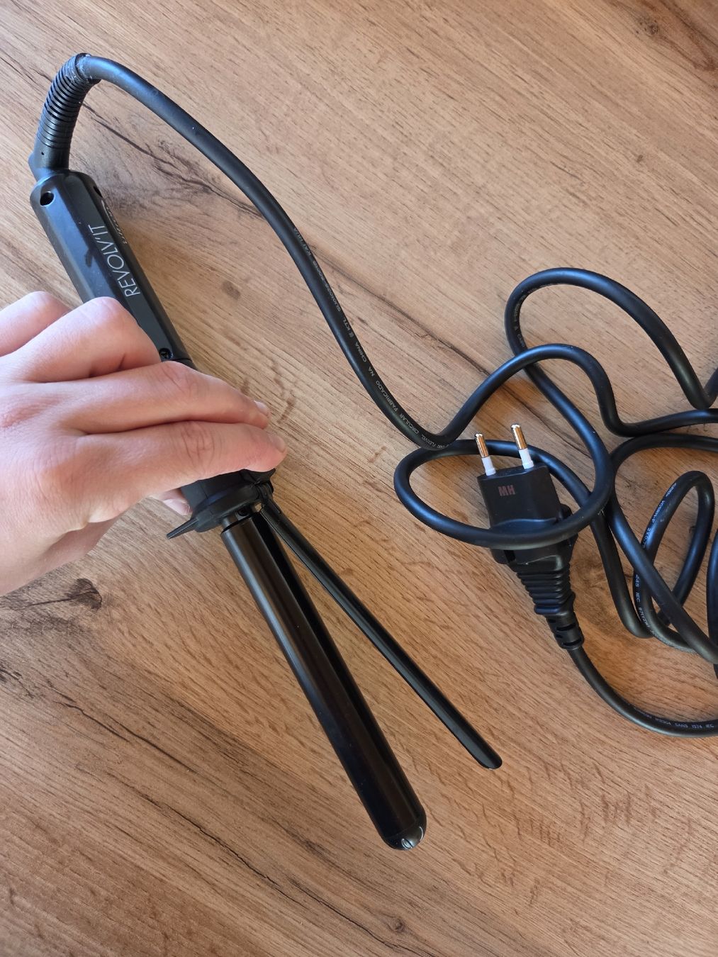 Lockenstäbe & Haarglätter: Lockenstab Ultron Revolv'it – Gebraucht aus Dallenwil von Lea567 1