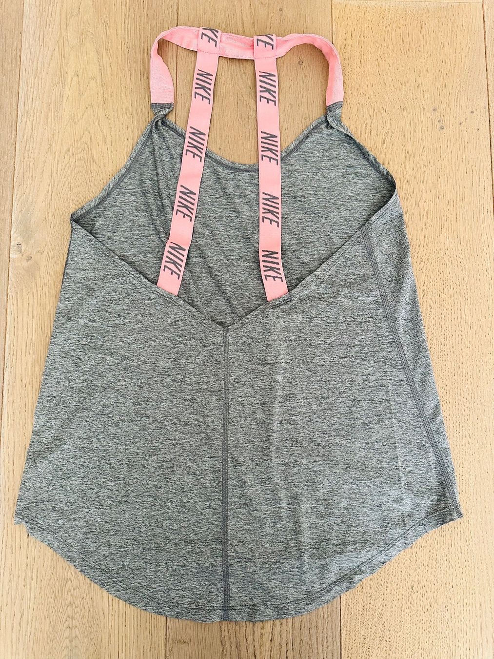 Nike Tops: Nike Träger top S – Gebraucht aus Bern von howi72 1