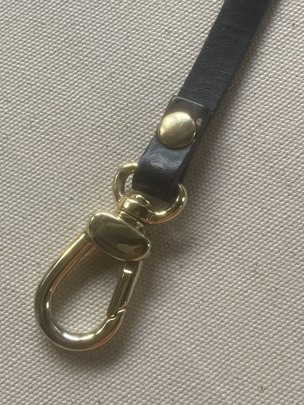 Maison Mollerus Taschen für Damen: Maison Mollerus Lederband mit Karabiner – Gebraucht aus Dietikon von Nieselchen 2