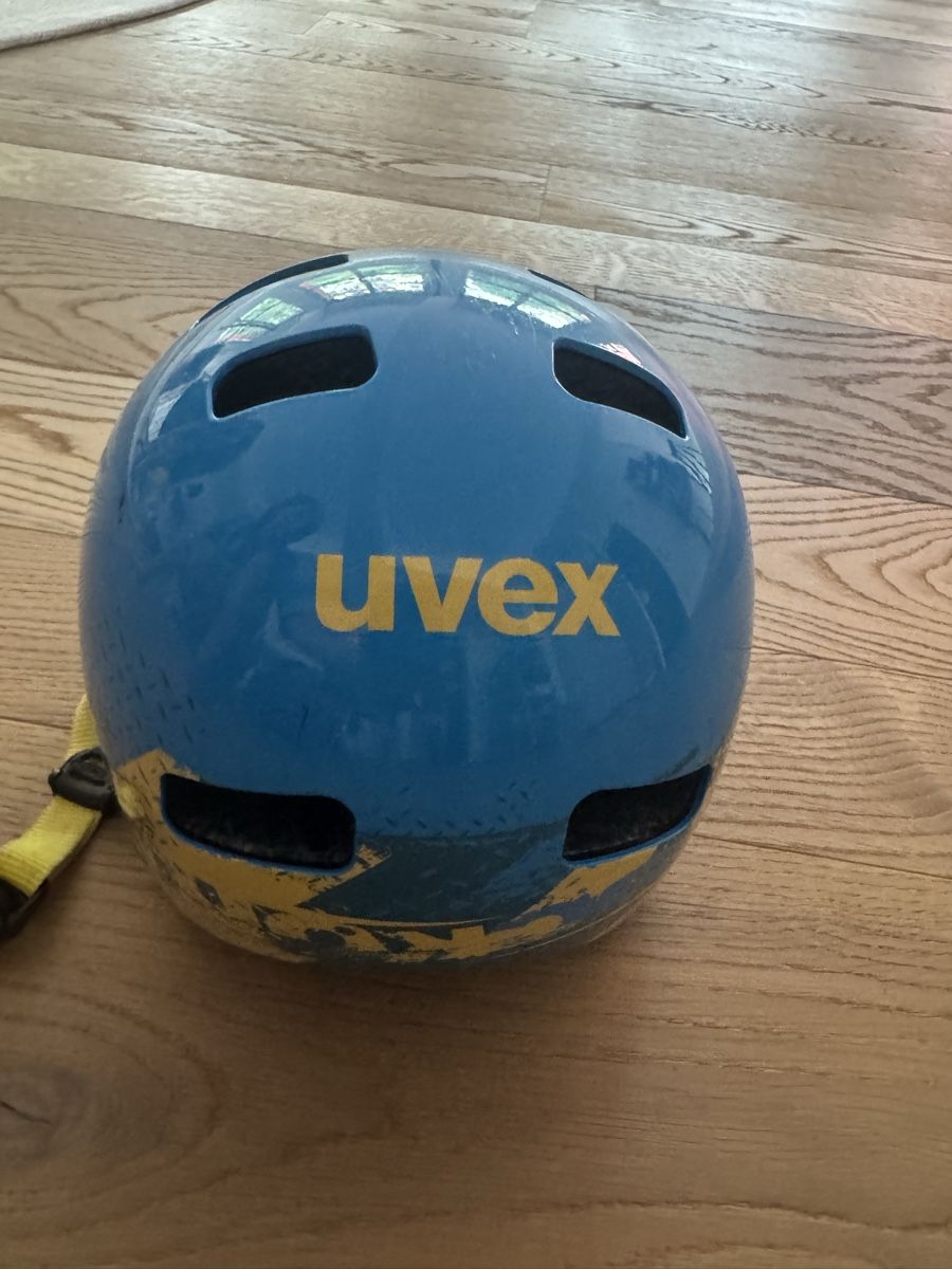 Caschi: Uvex Helm (Ski/Bike) – Usato da Horgen venduto da JekerZurich