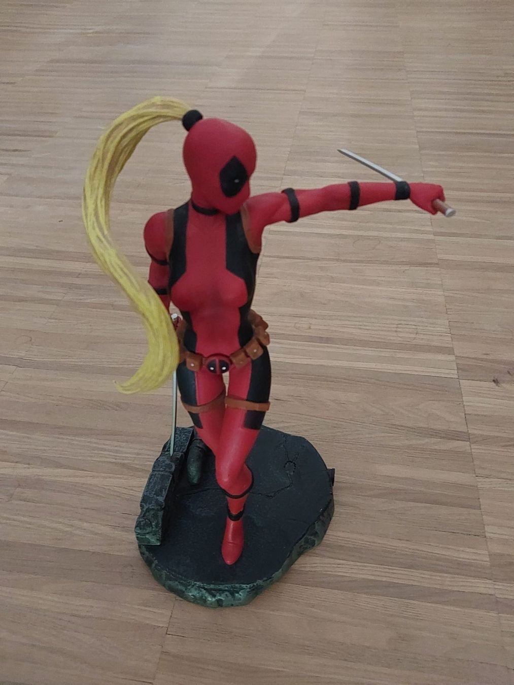 Marvel Statuette: Lady Deadpool Actionfigur – Nuovo (secondo la descrizione) da Winterthur venduto da Strubzilla