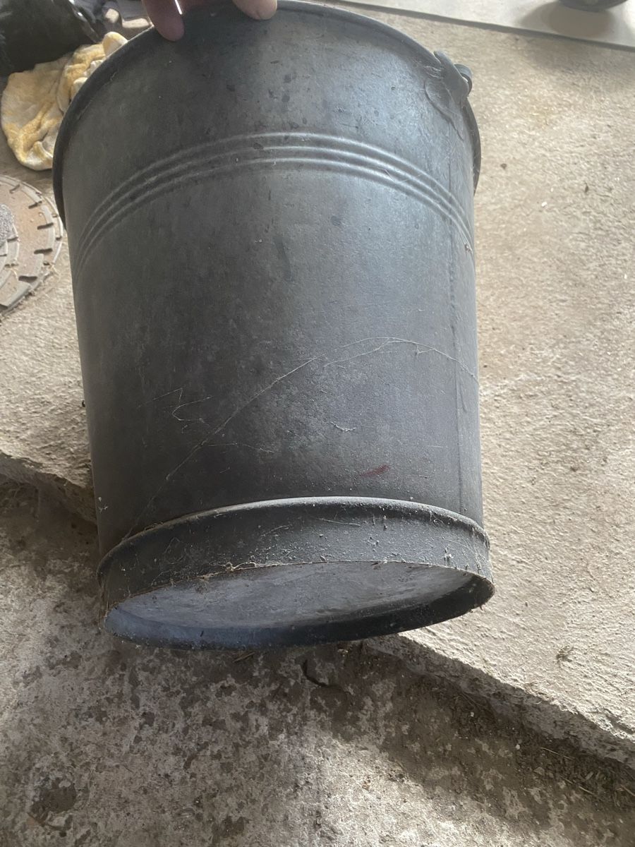 Autres articles pour la maison: Blecheimer 34 Liter mit Henkel gebraucht – D'occasion à Menzingen par Edelmuni7 2