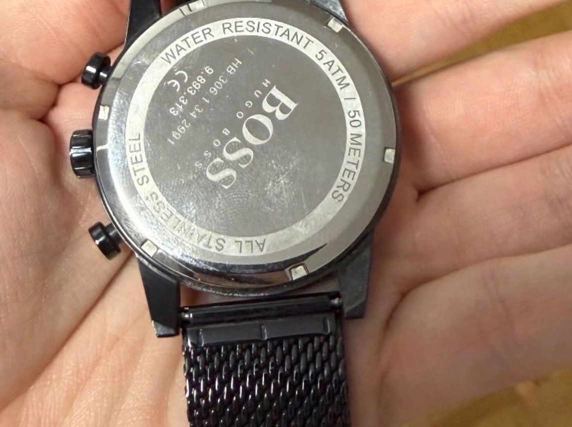 Hugo Boss Montres: Hugo Boss Uhr Neuwertig – Neuf (Voir description) à Bettlach par val_95hq 2