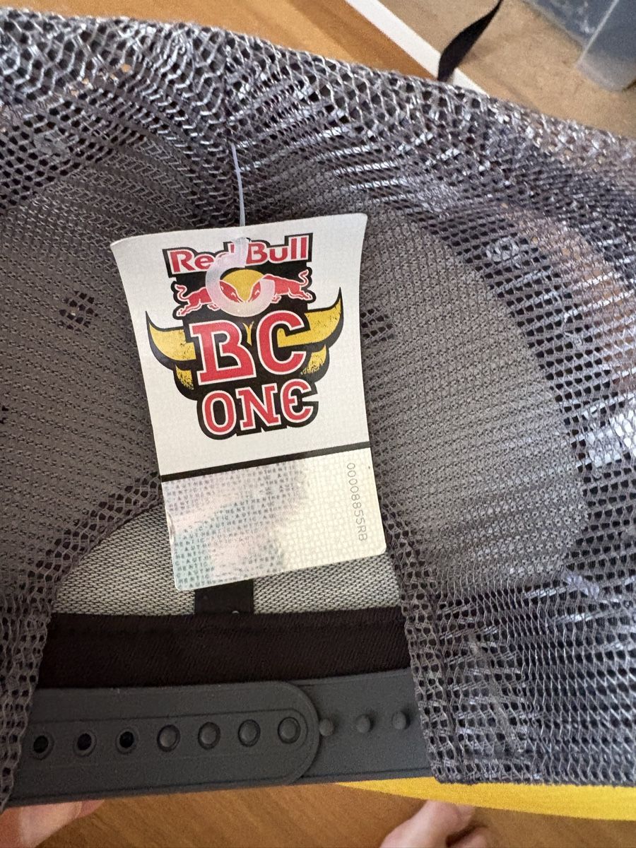 Red Bull Hüte, Mützen & Caps: Red Bull BC One Cap grau gelb neu – Neu (gemäss Beschreibung) aus Winterthur von Teflonbrauer 1