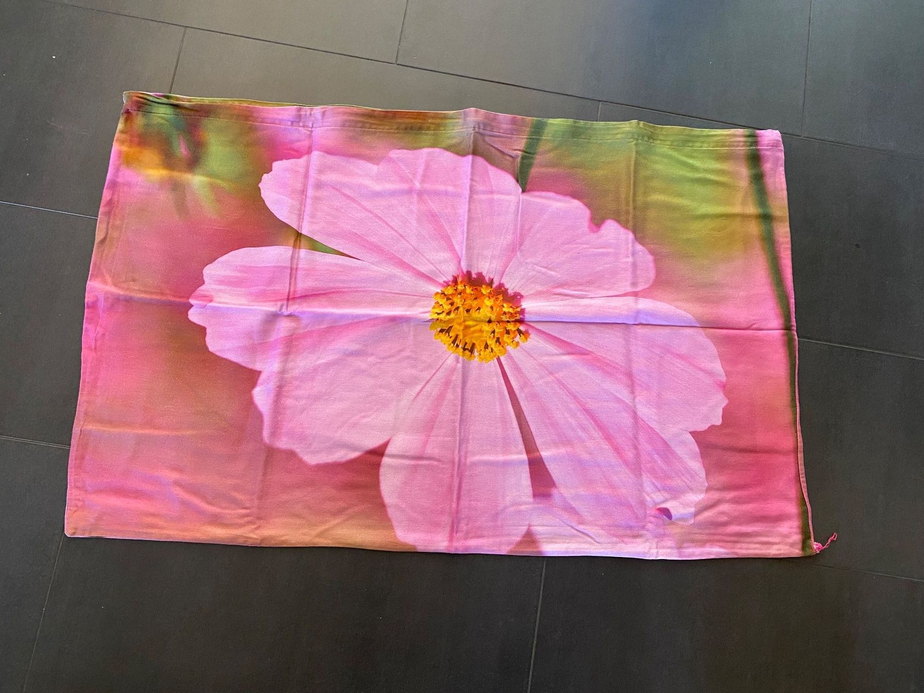 Biancheria da letto: 2 x Bettwäschegarnitur mit Blumendekor – Usato da Ebikon venduto da Radeon0 1