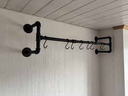 Garderobe aus Rohrsystem