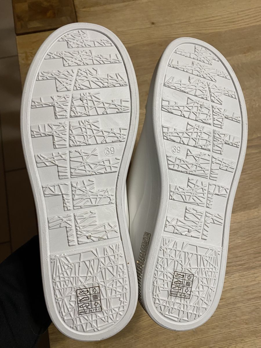 Scarpe da donna: LIQUIDATION Baskets blanches avec brillants NEUVES Taille 39 – Nuovo (secondo la descrizione) da Genève venduto da pilarina 3