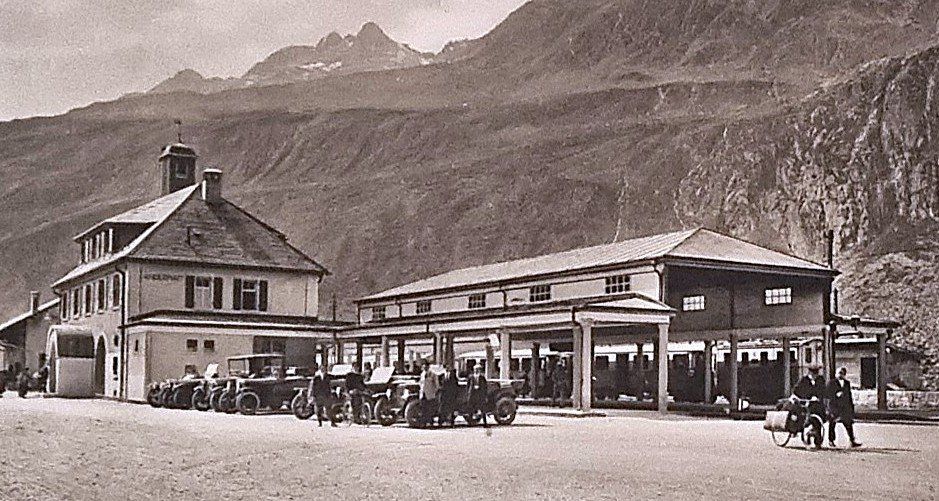 Cartoline postali: Andermatt - Bahnhof - alte Ansichtskarte von 1938 – Usato da Rothrist venduto da RROENK 1