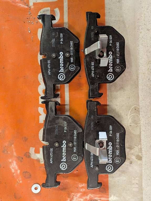 Tutti pezzi di ricambio auto: BMW Bremsbelagsatz Brembo – Usato da Schwyz venduto da Maerchy02 1